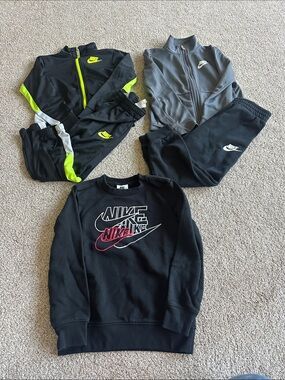 Nike Boys Sweatshirt and sweatpant bundle medium 5-6